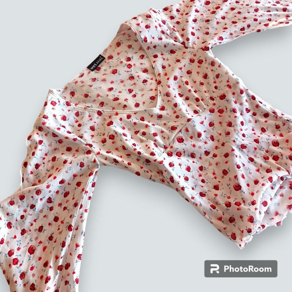 Delicate Red and White Flower Floral Poppy V-Neck Tie-Back Ruffled Top Womens XS